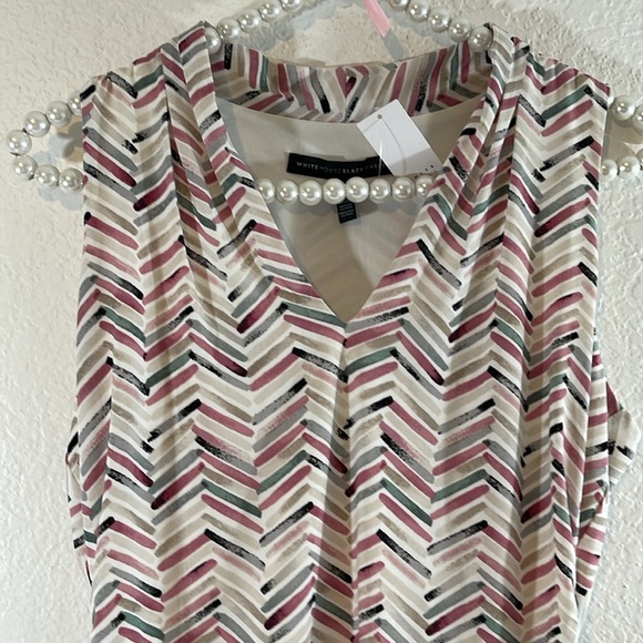 White House Black Market Shirred Tank Blouse Chevron Pattern Sleeveless NWT Sz M - Picture 2 of 10